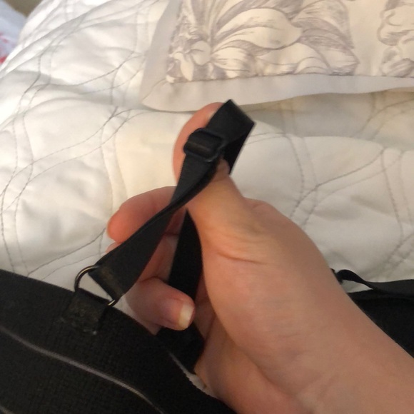 Black strappy bra 34D - Picture 5 of 6